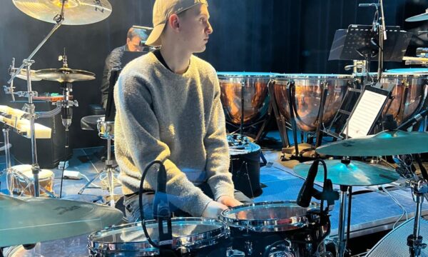 889a4bab-d857-46e4-95c4-817e9b4c1f78 2